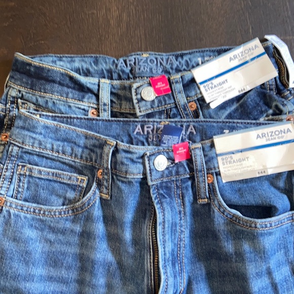 NWT Arizona 90s highest rise straight leg jeans **set of 2**
Size 1,3 - Picture 3 of 9